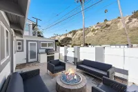 Oceanfront Retreat: 2BR Home with Private Beach Access, Firepit & BBQ Hotels in Dana Point
