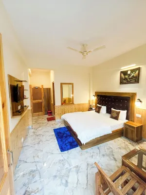 Soil Villa Hotels in Hallan-i