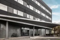Pentahotel Kassel Hotel dekat Man walking to the sky