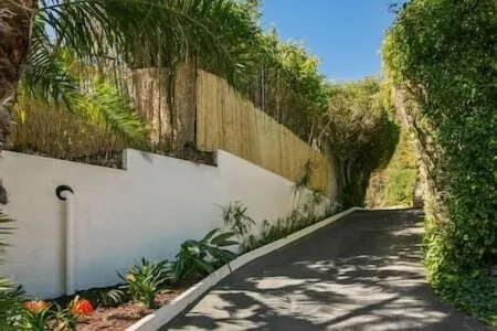 Private Estate - Panoramic Ocean and Bay Views - Mid-Century Modern Time Capsule Отели рядом с достопримечательностью «Пойнт Лома»