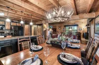WHEELCHAIR ACCESSIBLE, 4 King Suites, Close to Pigeon Forge, WOW Views! - 4 ดาว