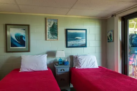 Spectacular Private Waterfront Cottage on Bayside. Panoramic Views. Pet Friendly