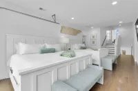 BIG GROUP TRIPS! PRIME LOCATION 2MILES TO BROADWAY!!! UP TO 5 HOMES TOGETHER! Hotel a 