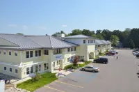 Staterooms 2N, Waterside View, heated pool, near Holland State Park Beach