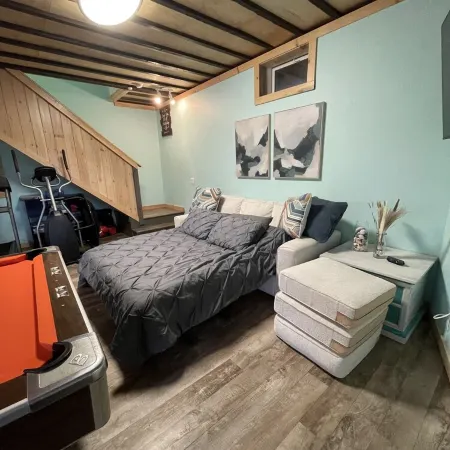 Heated Pool, Hot Tub, Pickleball, Sleeps 10, Seneca Wine Trail Nearby