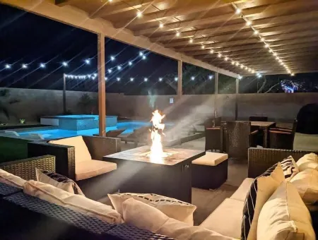 Coachella Oasis w Salt Pool/Spa, 5 min to festival