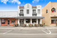 Charming Dade City - Near Downtown - Convenient to Tampa amenities Hotels near Veterans Memorial Park