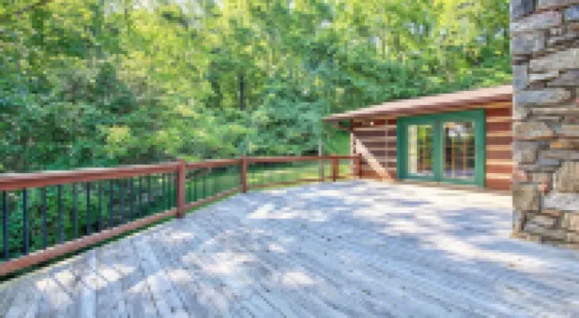 Wooded Seclusion on 3 Acres - Big Rock Cabin