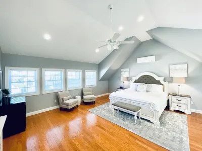 Sea-Esta House - Walk to DWTN Portsmouth, Shipyard; Drive to UNH, Beaches, Pease