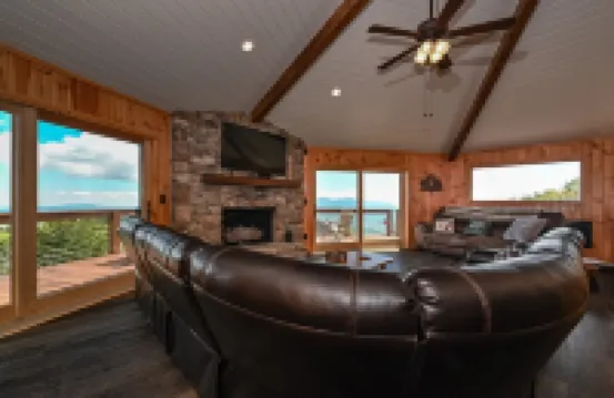 Ski-In/Out Luxury Lodge/Panoramic Sky High Views/Beech MTN