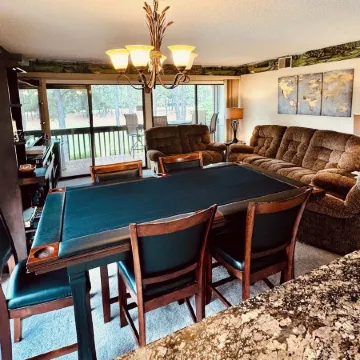 2 Br Condo on resort Property access to members benefits pool/hottub/golf cart