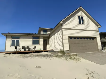 Magical waterfront! Отели в г. Уолдпорт