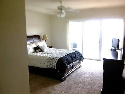 No Steps to Waterfront Condo - Main Channel View, Poolside Access