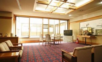3. HOTEL Li..