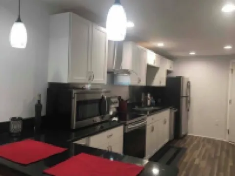 Beautiful studio in historic downtown Maysville فنادق في 