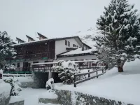 Ski Chalet Cervinia Martino Ski-in-Ski-Out 8p Apartment Sunny Spacious Wifi