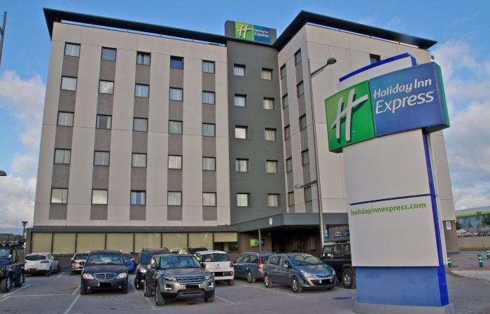 Holiday Inn Express 阿爾赫西拉斯