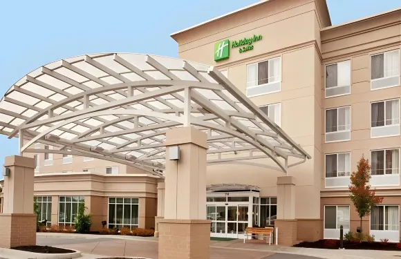 Holiday Inn & Suites 貝克利