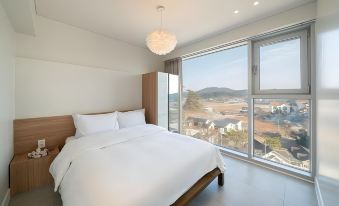 Taean Oaten Pool Villa
