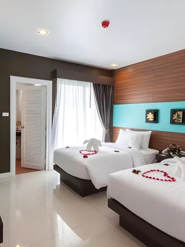 รูปภาพของโรงแรมทัวน่า ป่าตอง ฮอลิเดย์