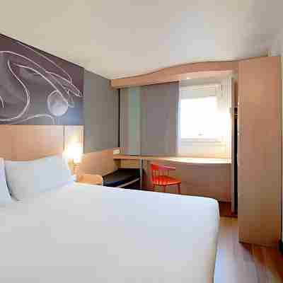 Ibis Grenoble Centre Bastille Rooms