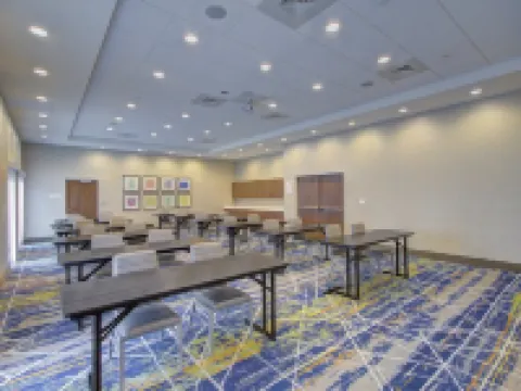 Holiday Inn Express & Suites CHARLOTTE SOUTHWEST by IHG スティール・クリークのホテル