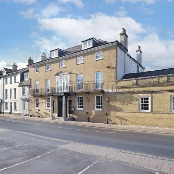 The Kings Arms Hotel Hotels near Mudeford Beach