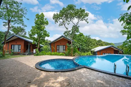 Vyna Hillock Resort Отели рядом с достопримечательностью «Kakkadampoyil.hills view vythiri»