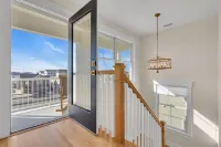 1 Block to Beach with Linens + Towels and Coffee Included