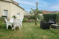House in the center of Versailles, 5 minutes from the château and freeway