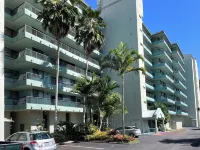 A Tropical Paradise 2 Bed/1bath. Stunning Bay and Ocean Views