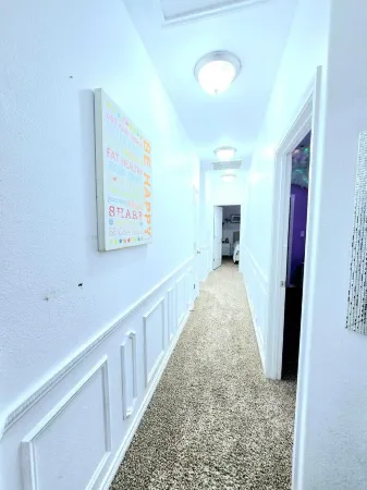 Charming 3-bedroom Home-away-from-Home with WiFi and indoor comfort in Odessa