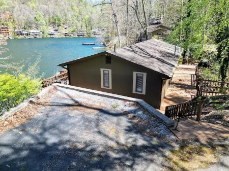 Santeetlah Dreaming on Lake Santeetlah