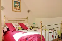 PRETTY HOUSE IN AURE CLASSEE VALLEY Hotels in Pailhac