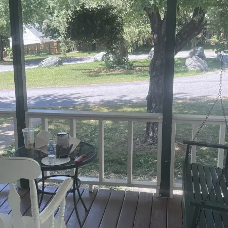 Black Mt home, minutes to downtown, fenced yard