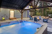 New Mt. Rainier Cabin-Hot Tub-WiFi-Fireplace - 4-Star