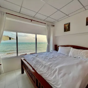 Gao Check in Phala Beach Front