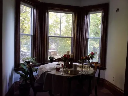 Maplehurst Manor B&B