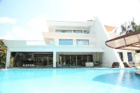 Seaclusion Diani - ที่มีสระว่ายน้ำ