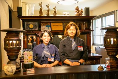 フロントデスク 和モダンな温泉旅館 湯布院らんぷの宿の写真