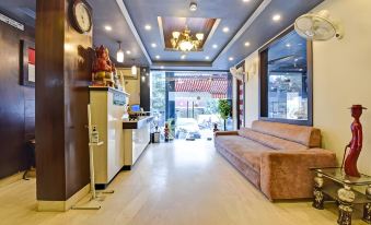 Super Townhouse Bani Park Formerly Aroma Residency