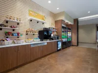 Wyndham Garden Orlando Universal / I Drive Hotels near Universal Studios Orlando