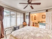 A Bed of Roses Hotels in Oakhurst