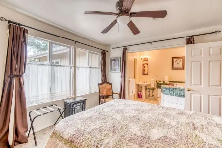 A Bed of Roses Отели рядом с достопримечательностью «Тенайя Лодж эт Йосемити»