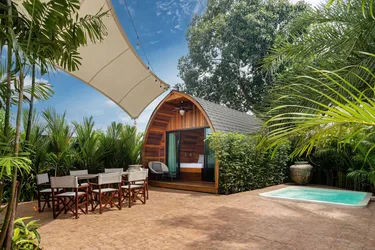 รูปภาพของทรอปิคอล ชาเลต์ 3 ห้องนอน พูลวิลล่า ป่าสัก 3