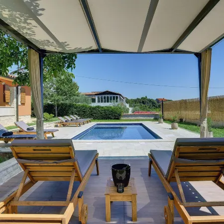 Villa in Peroj with Pool