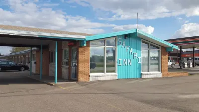 Safari Inn Motel Hotels near Swift Current Museum