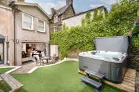 Rosemount Lake District Townhouse with Hot Tub