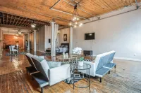 Queen G Investments 1 Bedroom Apts by RedAwning