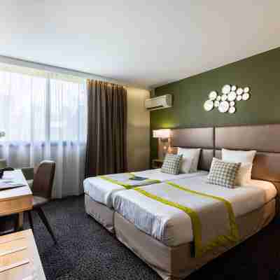 Kyriad Prestige Bordeaux Ouest Mérignac Rooms